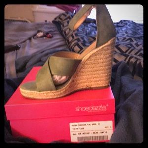 Size 11 wedge heels (never been worn)